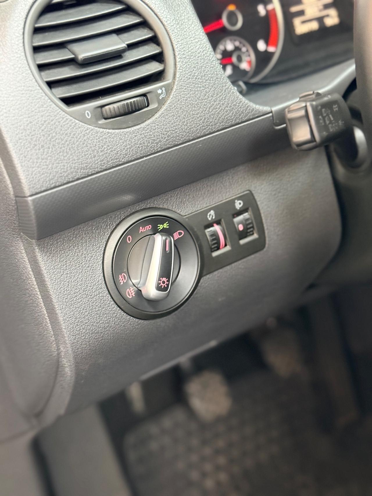 Volkswagen Caddy 1.6 TDI 102 CV 5p. Comfortline 01/2015 NEOPATENTATI