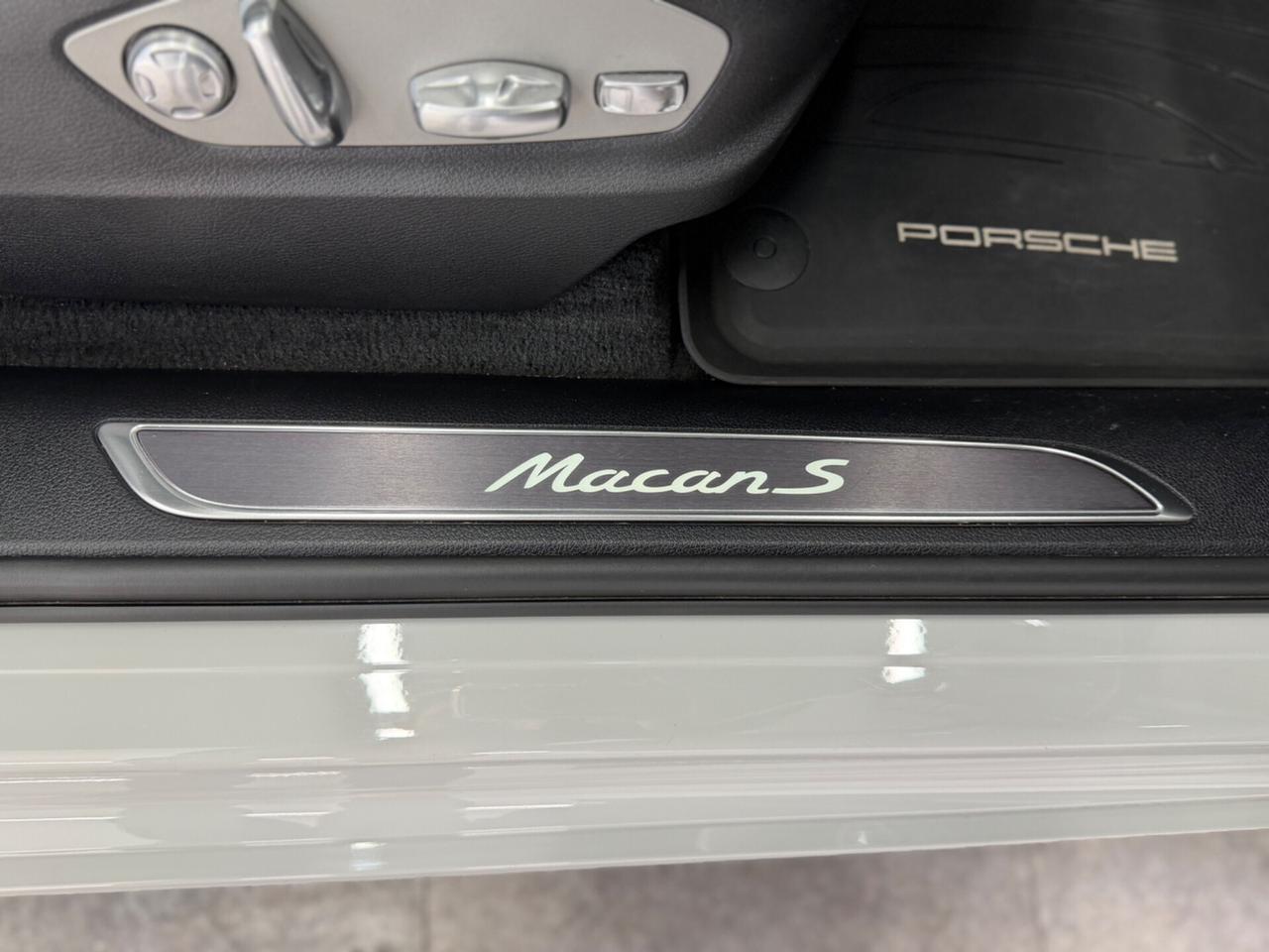 Porsche Macan 3.0 S --GRIGIO GESSO--