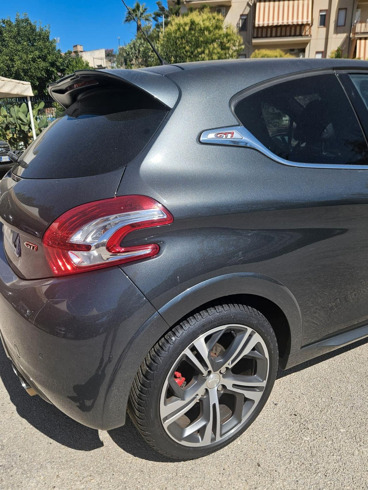 Peugeot 208 1.6 THP 200 CV 3 porte GTi