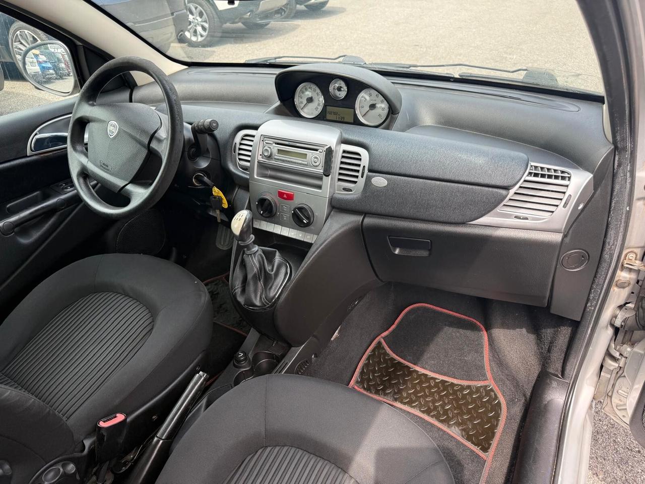 Lancia Ypsilon 1.2 Argento