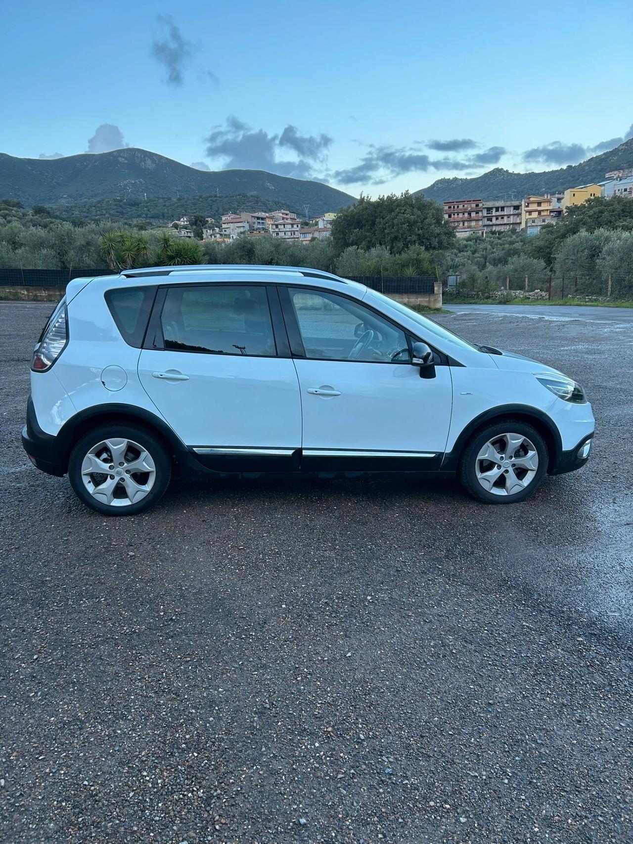 Renault Scenic XMod Cross 1.5 dCi TUA A PARTIRE DA 125€ AL MESE