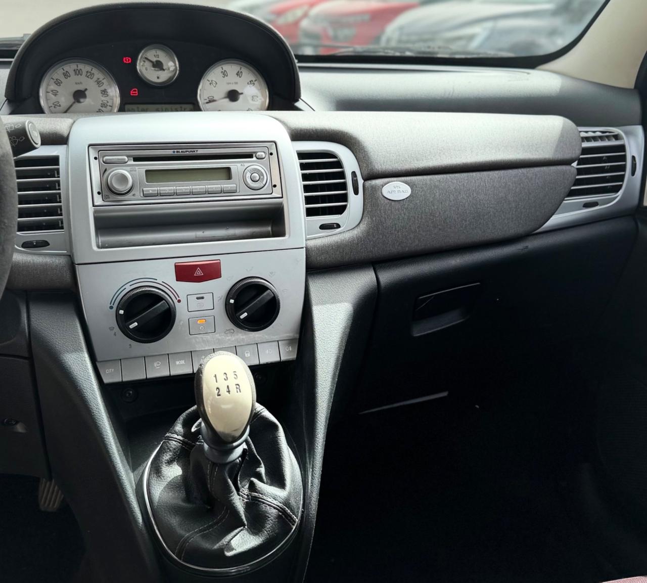 Lancia Ypsilon 1.2 Gpl 77 Cv