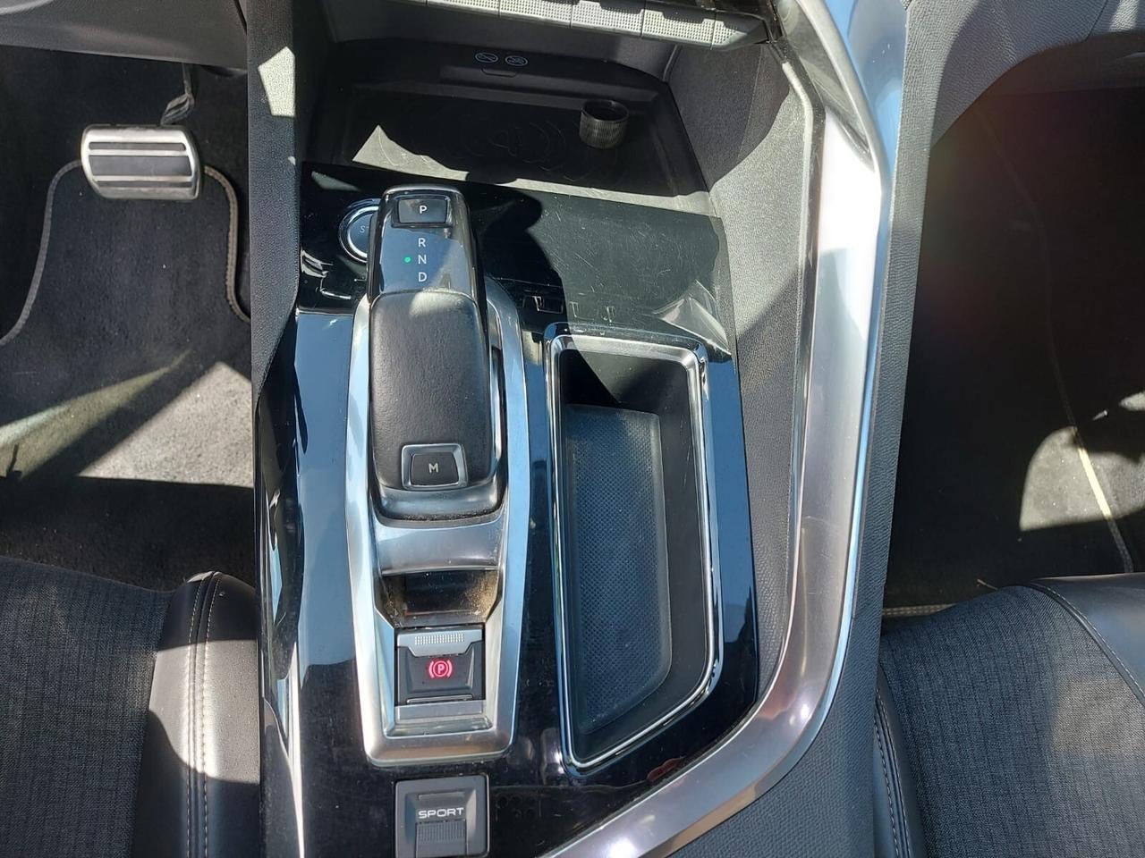 Peugeot 3008 “GTLINE” 1.5 hdi- cambio/