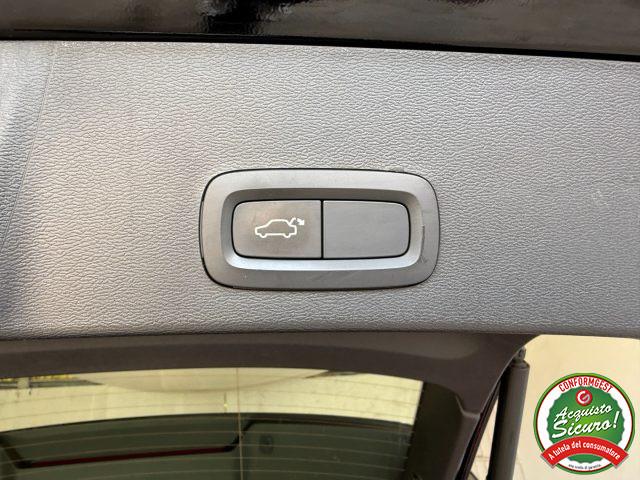 VOLVO XC40 D3 AWD Geartronic Momentum