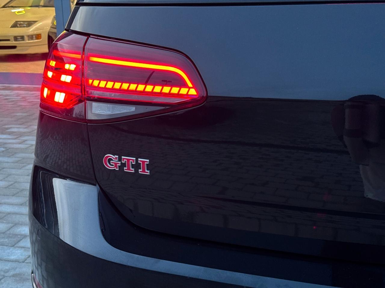 Volkswagen Golf GTI Performance 2.0 TSI DSG 5p. BlueMotion Technology