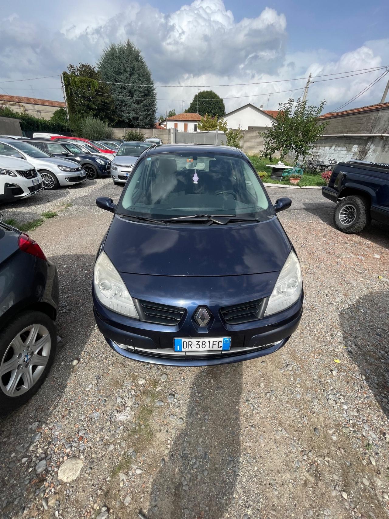 Renault Scenic Grand Scénic 1.5 dCi/105CV PlayStation Portable