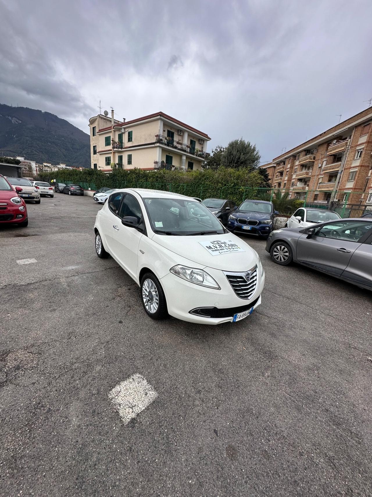 Lancia Ypsilon 1.2 69 CV 5 porte GPL Ecochic Platinum