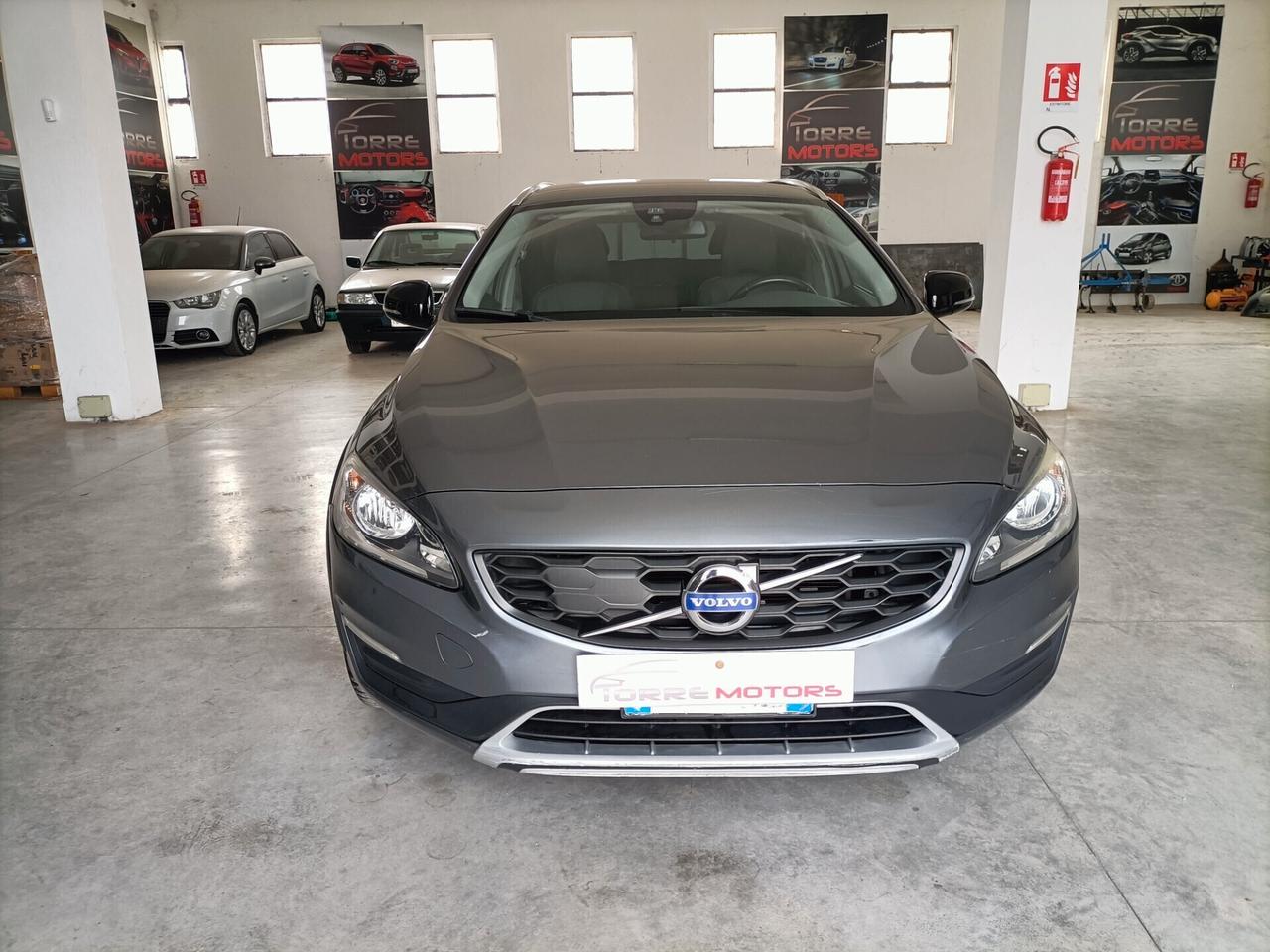 Volvo V60 2.0 D3 150 CV Geartronic R-design - 06/2016