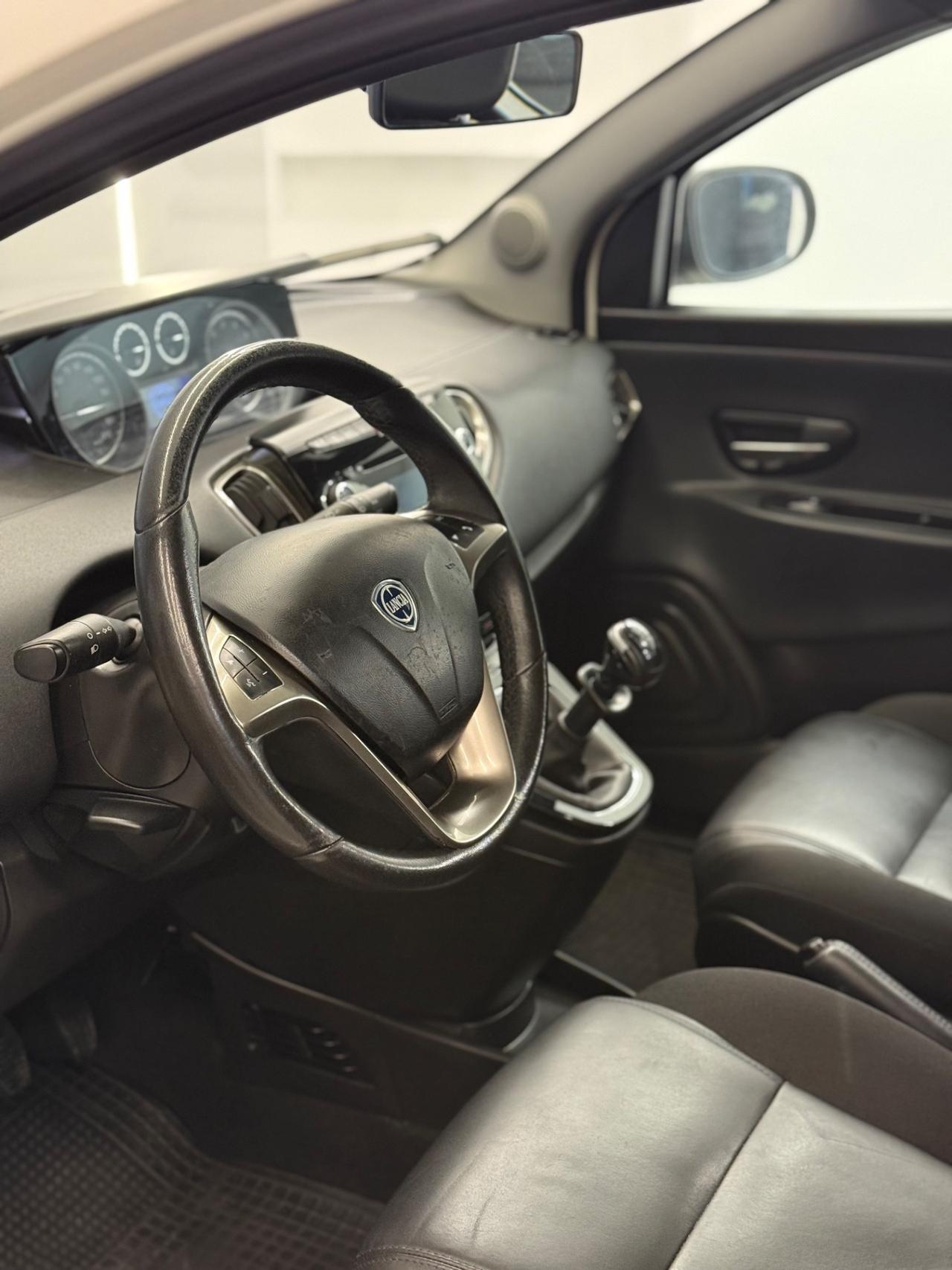 Lancia Ypsilon 1.2 69 CV 5 porte GPL Ecochic Platinum