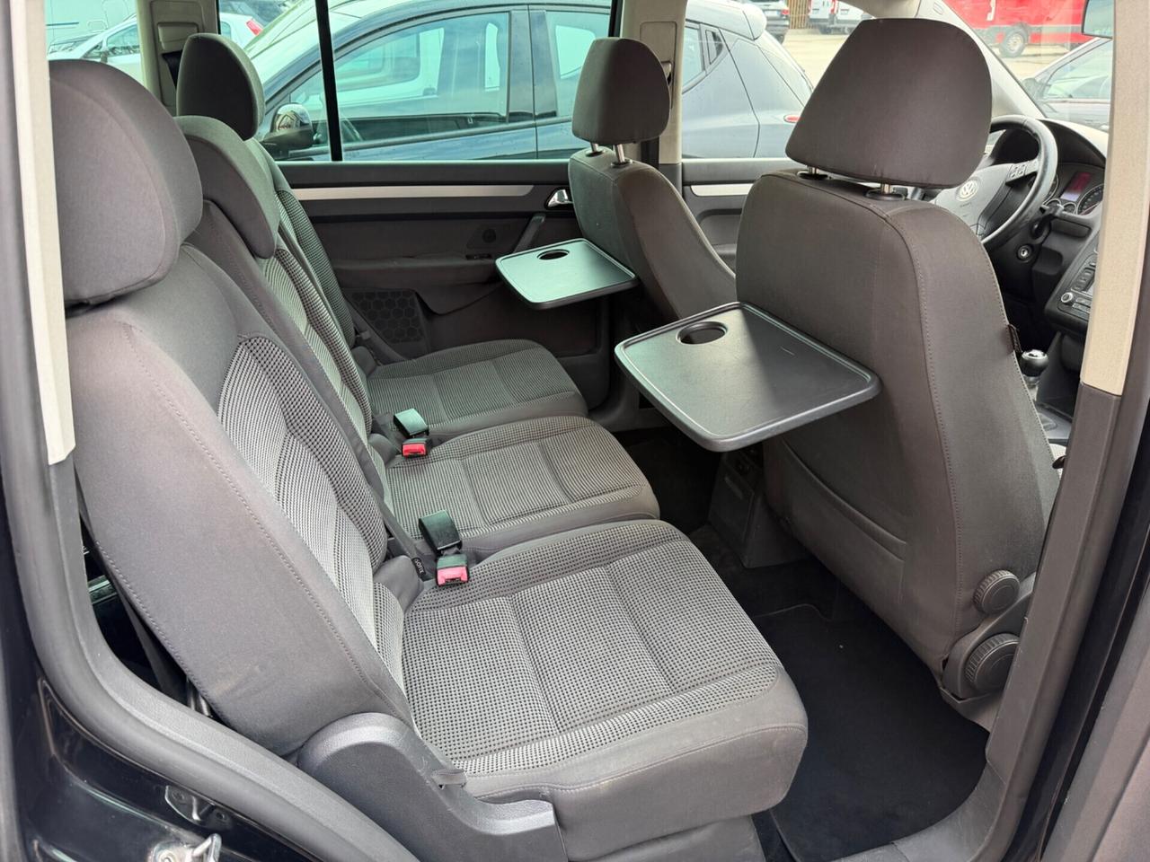 VW Touran 2.0 TDI 5-POSTI 6-MRCE FAMIGLIARE