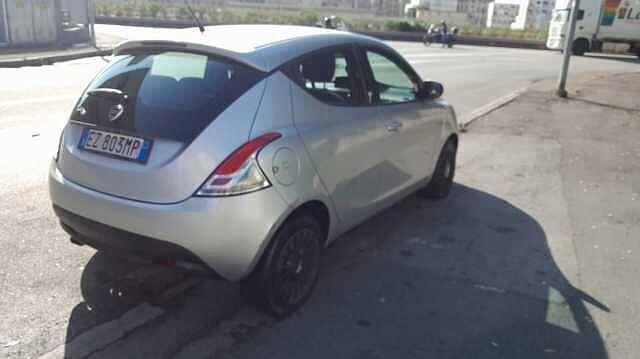 Lancia Ypsilon 1.2 69 CV 5 porte Elefantino