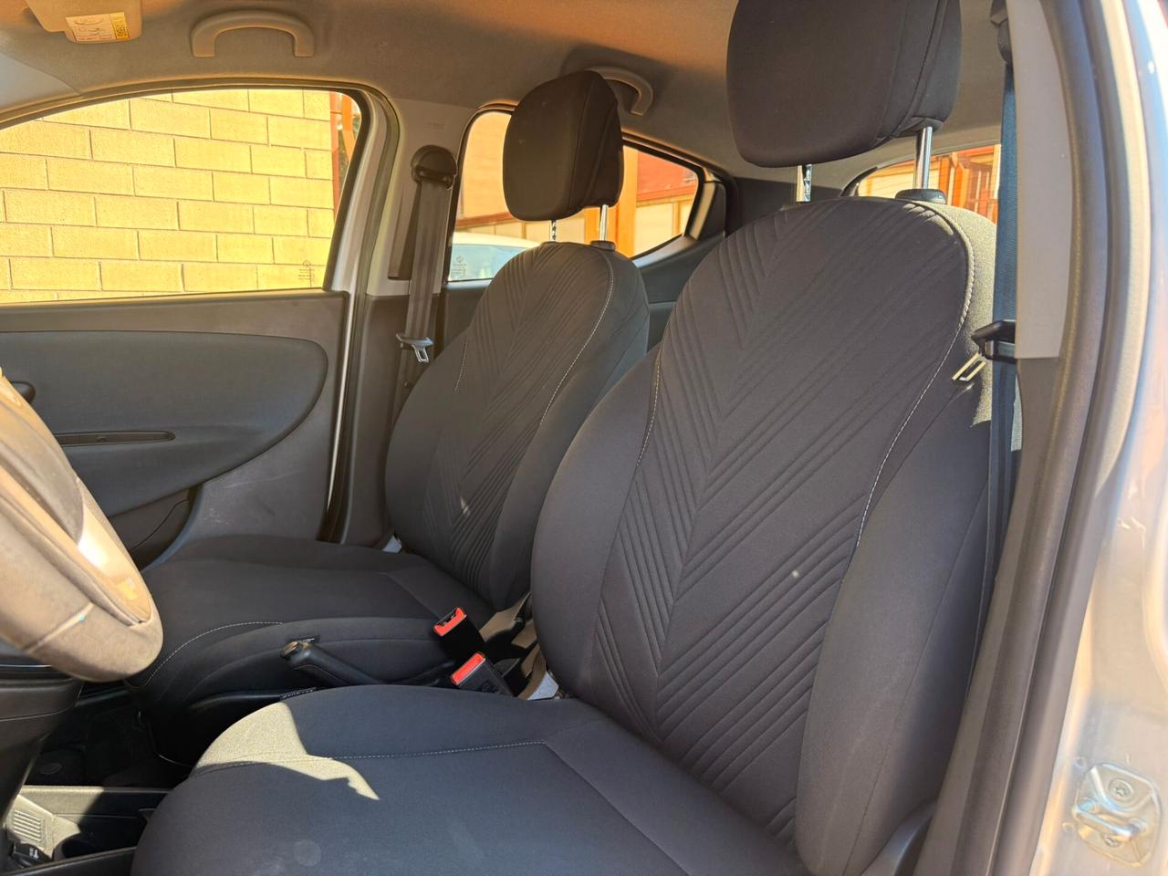 Lancia Ypsilon 1.0 FireFly 5 porte S&S Hybrid Ecochic Gold