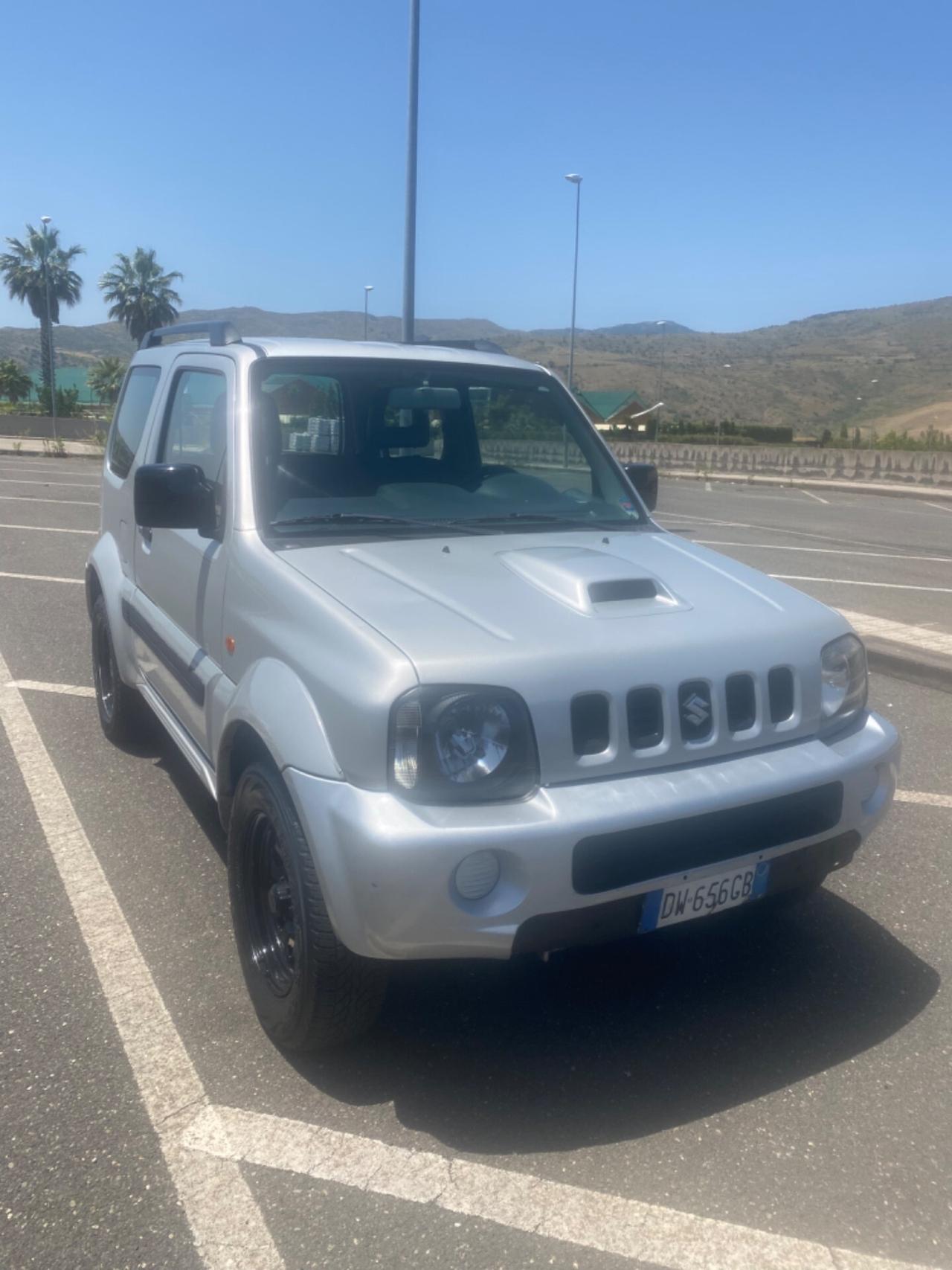 Suzuki Jimny 1.5 DDiS cat 4WD JLX LEGGI DESCRIZIONE