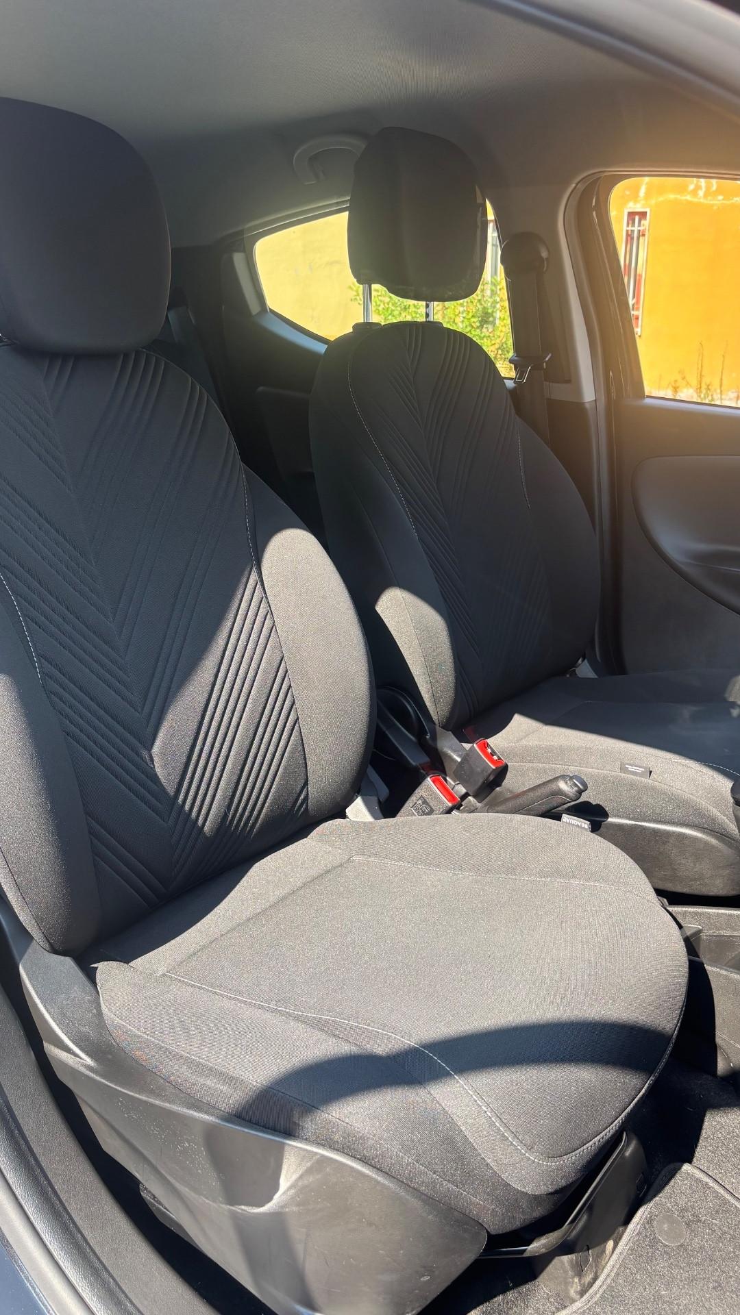 Lancia Ypsilon 1.0 FireFly 5 porte S&S Hybrid Gold Plus