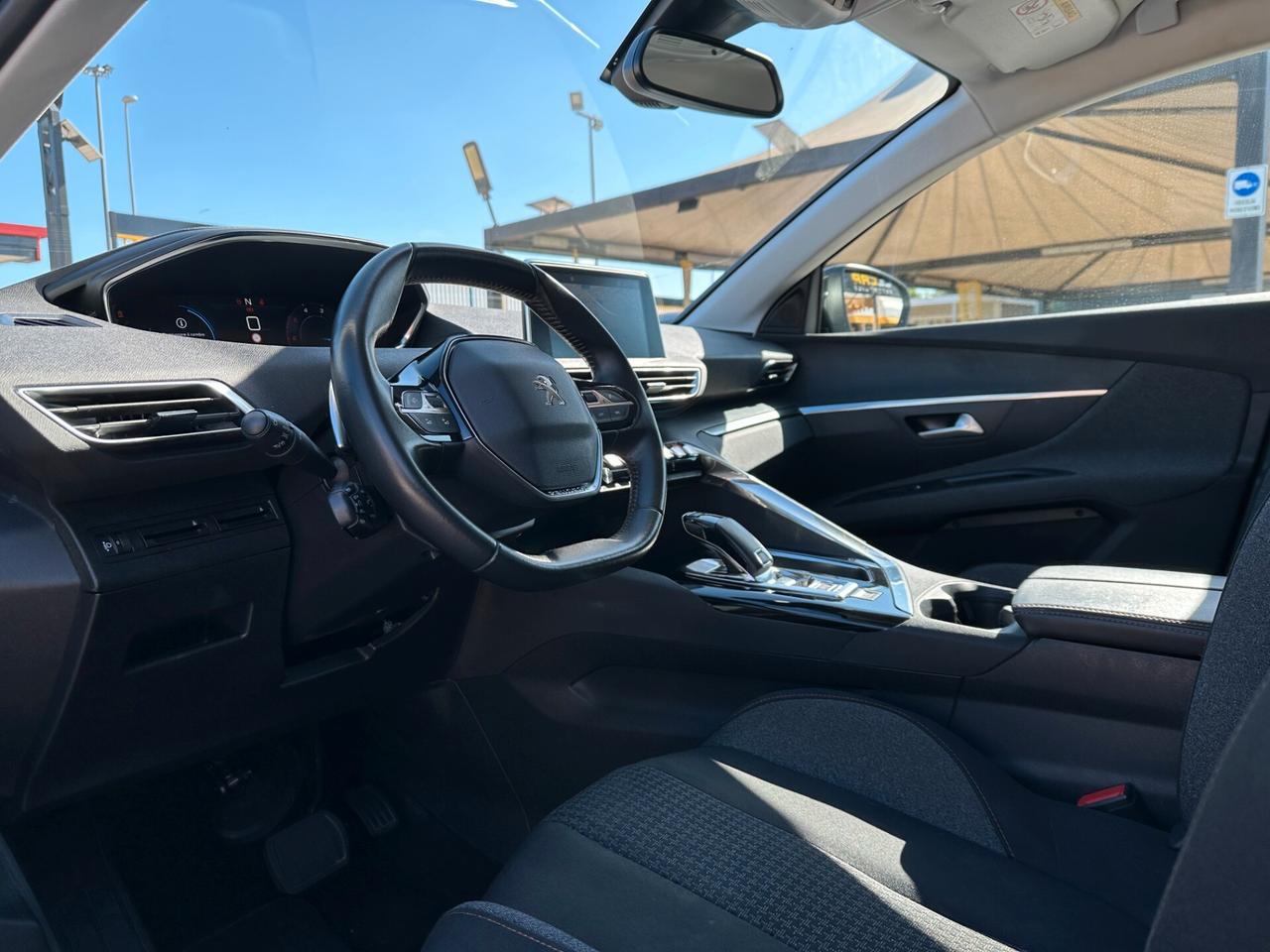 PEUGEOT 3008 BlueHDi 130 EAT8 Business