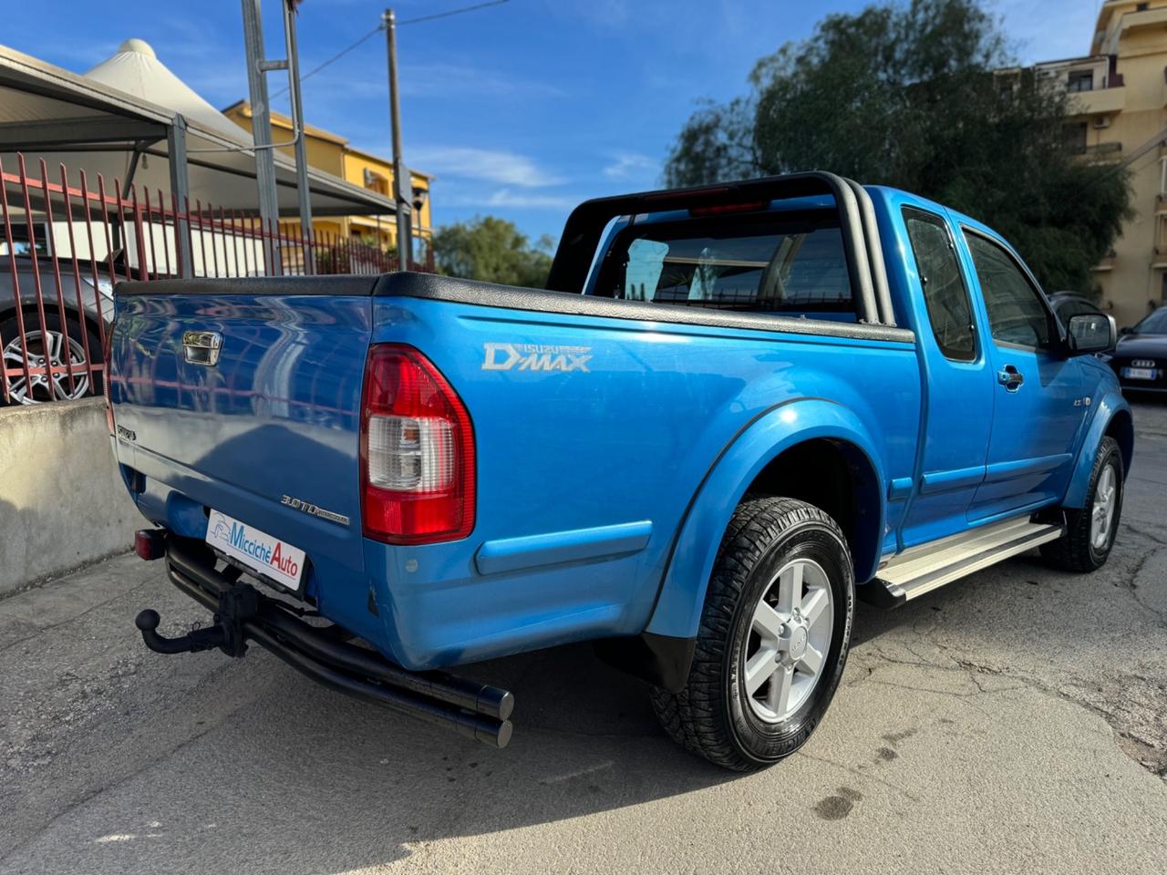 ISUZU D-MAX 3.0 TD 130 CV 4X4 LS 4POSTI GANGIO TRAINO