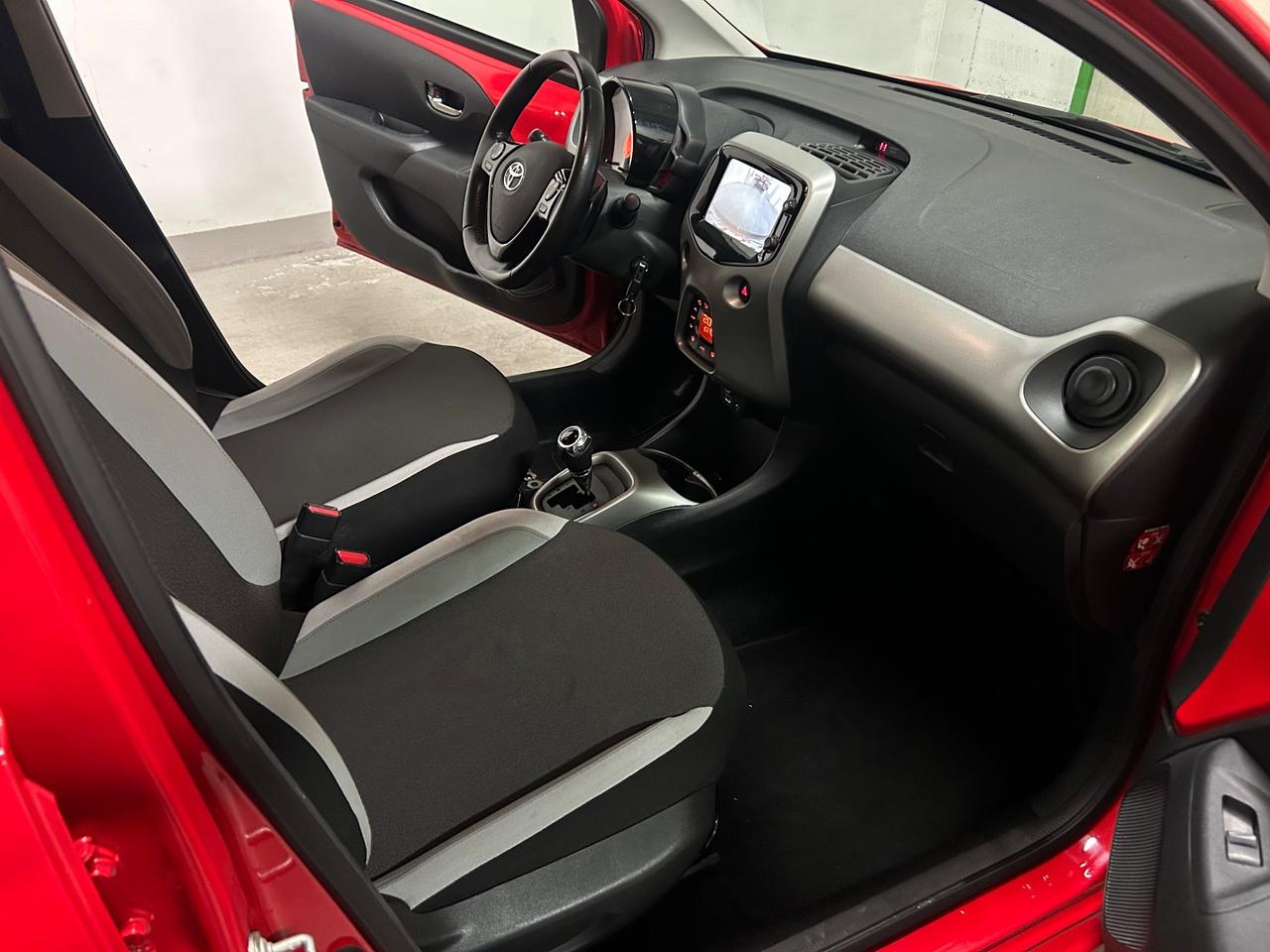 Toyota Aygo 1.0 VVT-i 69 CV 5 porte x-clusiv MMT