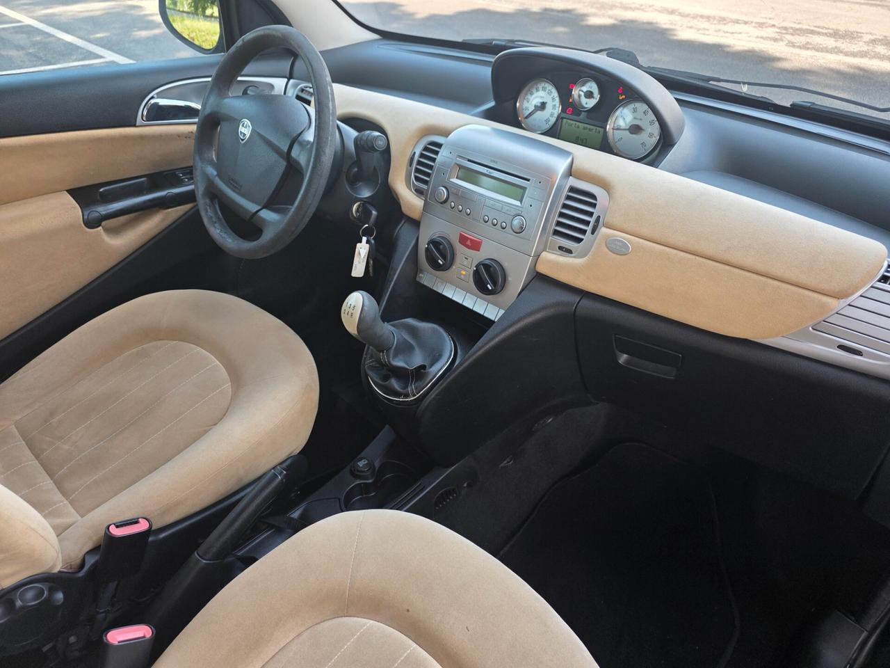 Lancia Ypsilon 1.3 MJT 75 CV