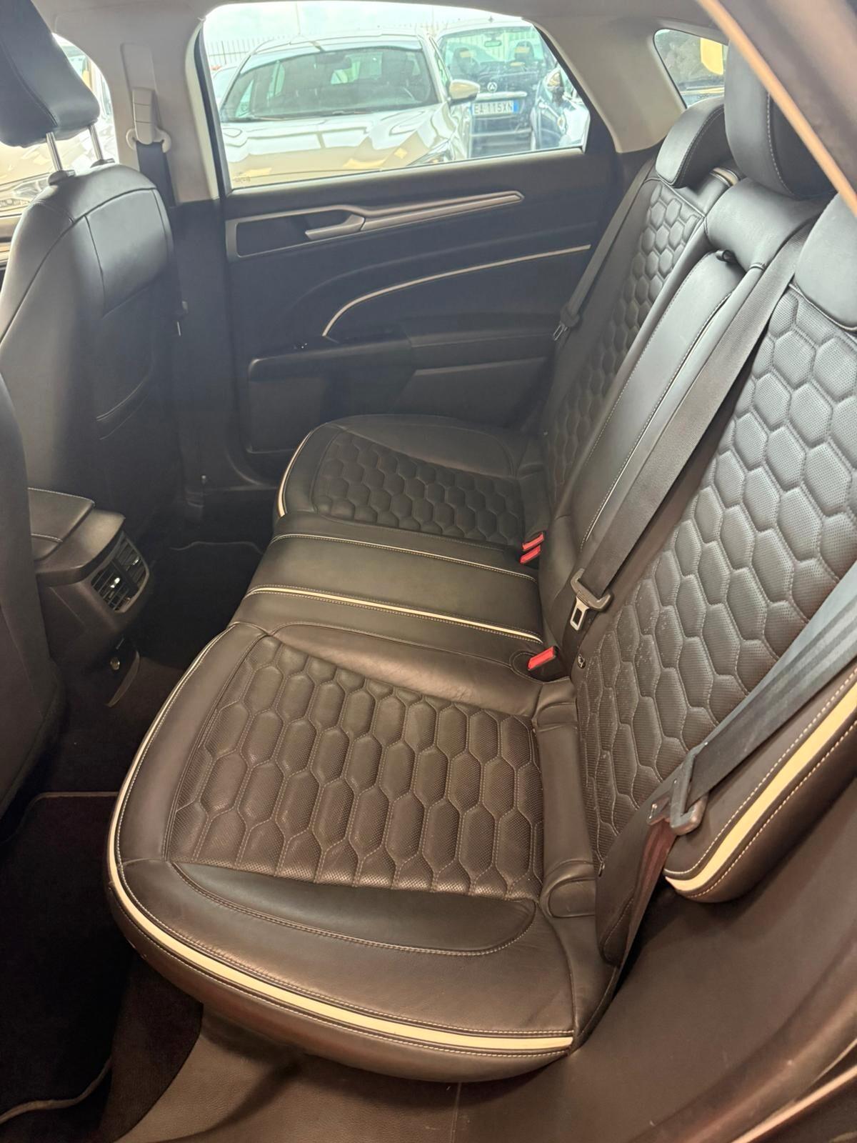Ford Mondeo Full Hybrid 2.0 187 CV eCVT 4 porte Vignale