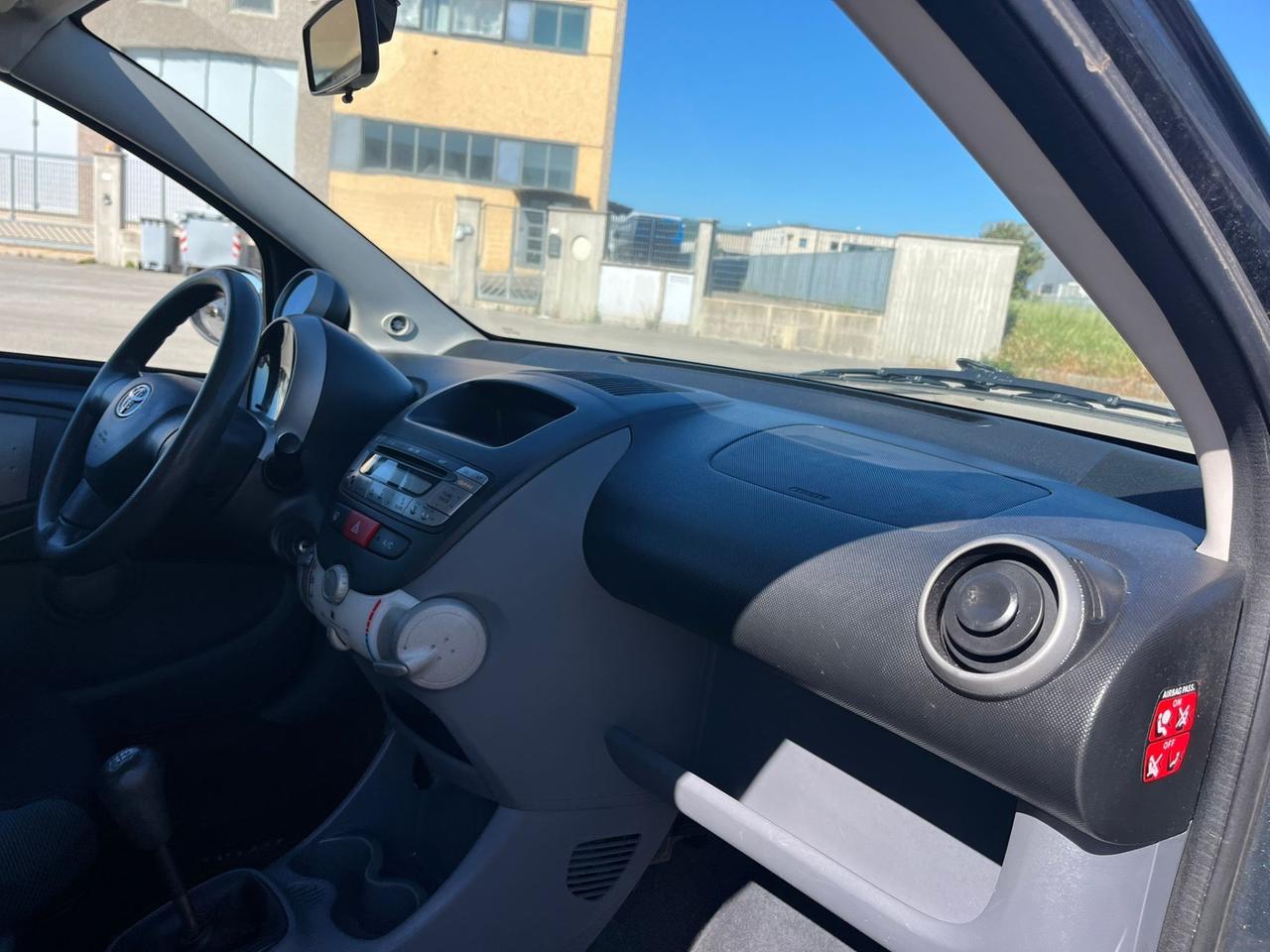 Toyota Aygo 1.0 12V VVT-i 3 porte 142000 KM