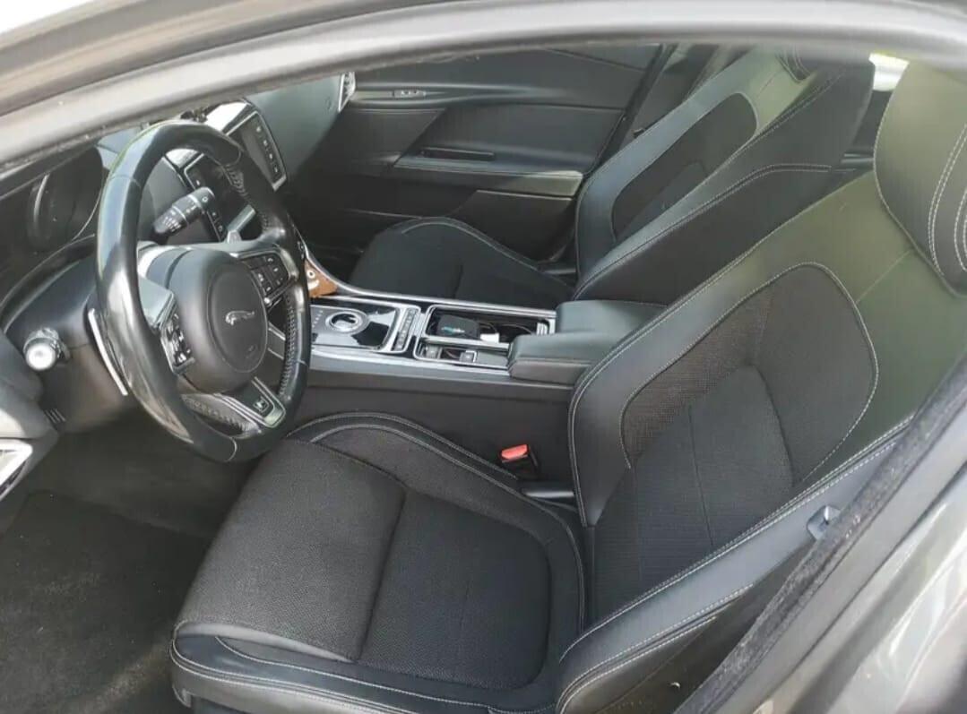 Jaguar XE 2.0 D 204 CV aut. R-Dynamic HSE