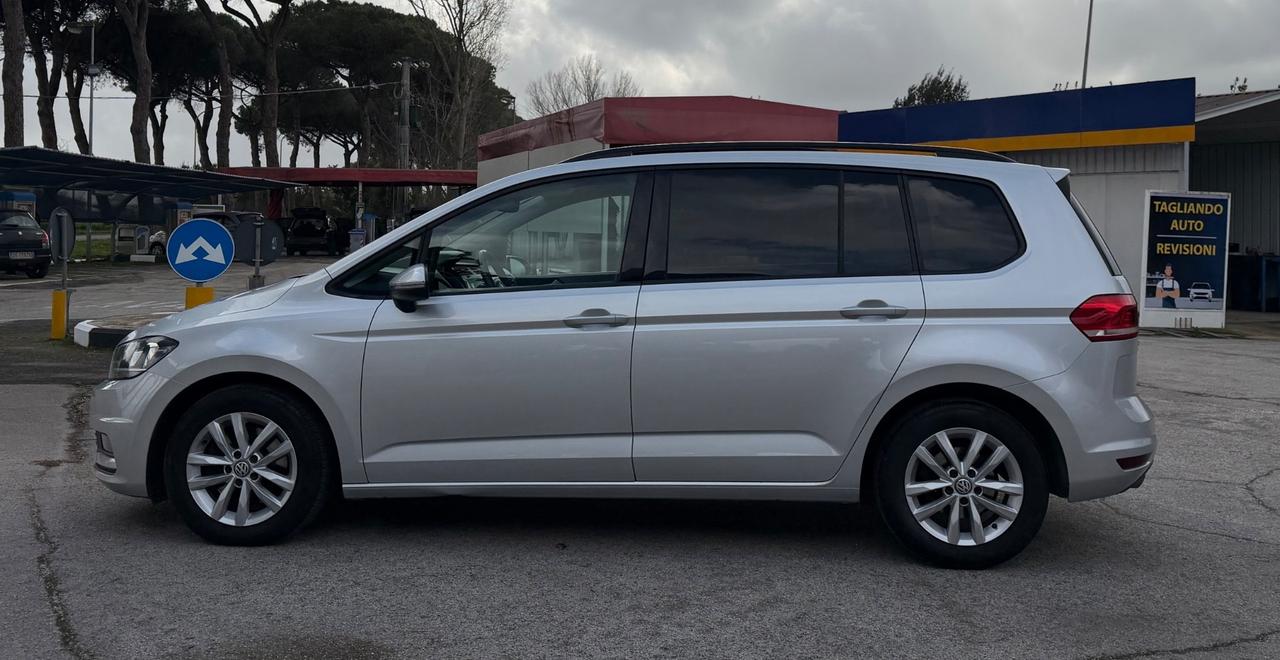 Volkswagen Touran 2.0 TDI 150 CV SCR DSG Business BlueMotion Technology