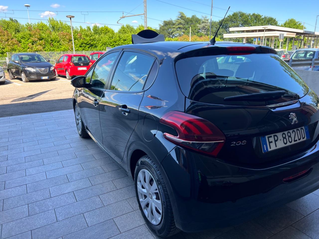 Peugeot 208 BlueHDi 75 5 porte Allure