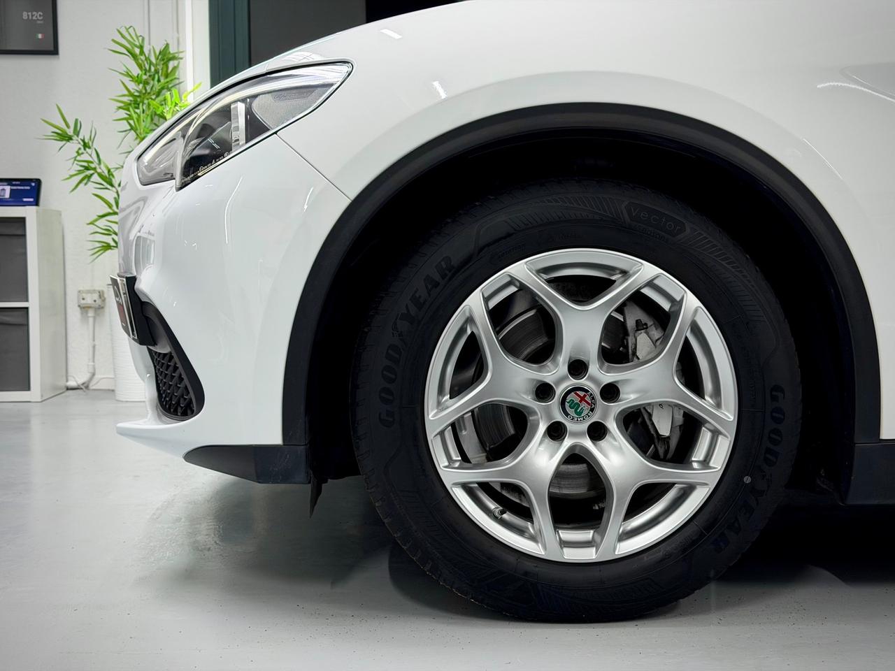 Alfa Romeo Stelvio 2.2 Turbodiesel 190 CV AT8 RWD Executive