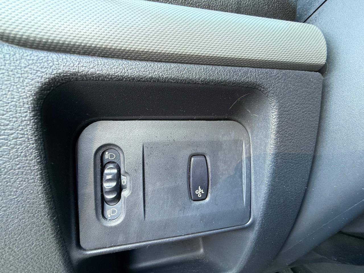 Renault Clio 1.2 16V 5 porte GPL Dynamique