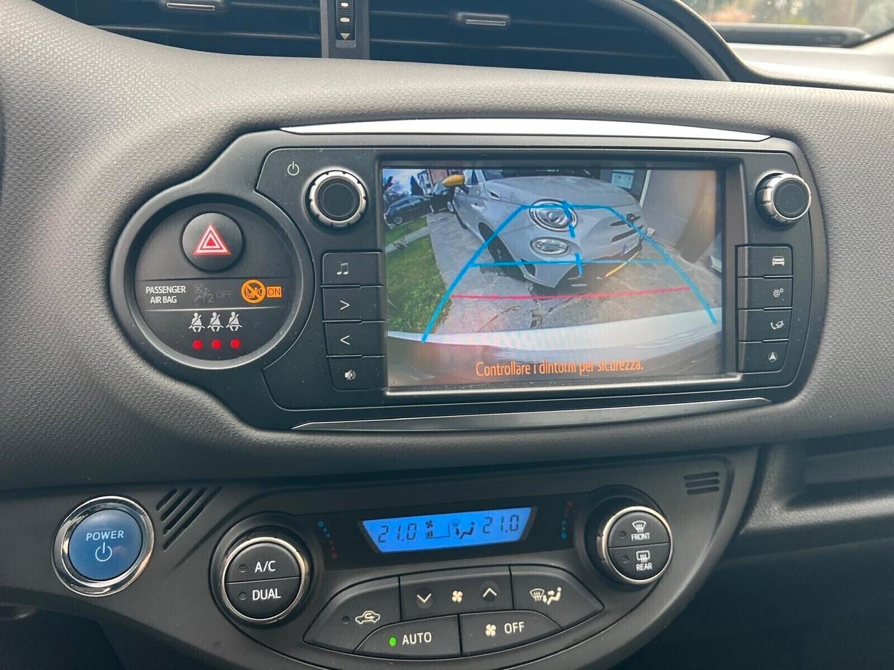 TOYOTA YARIS 1.5 HYBRID STYLE 5P NEOPATENTATI