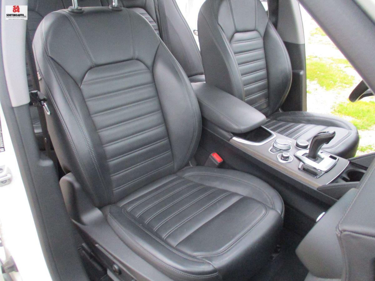 A.R.Stelvio 2.2 T.diesel 190CV AT8 Q4 TI-2021 FULL