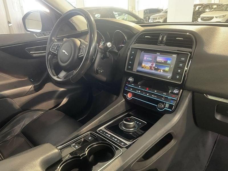 Jaguar F-Pace 3.0d V6 300 CV AWD aut. First Edition