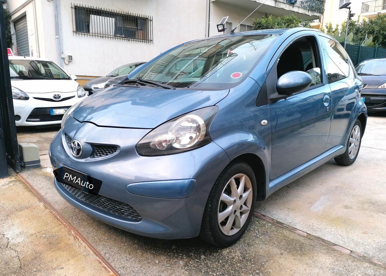 Toyota Aygo 1.0 12V VVT-i 5 porte Sol