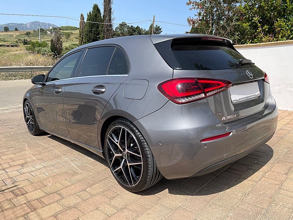 Mercedes-benz A 180D Automatic Sport Nav