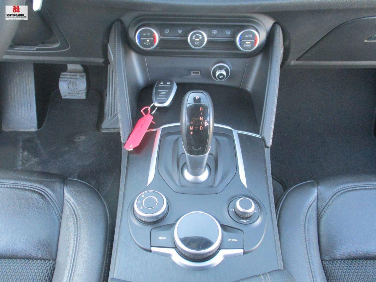 A.R.Stelvio 2.2 T.diesel 210cv AT8 Q4 Exec.-2018 FULL