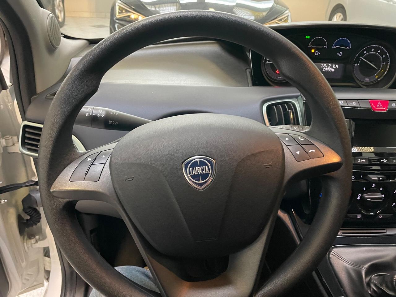 Lancia Ypsilon 1.0 FireFly 5 porte S&S Hybrid Oro