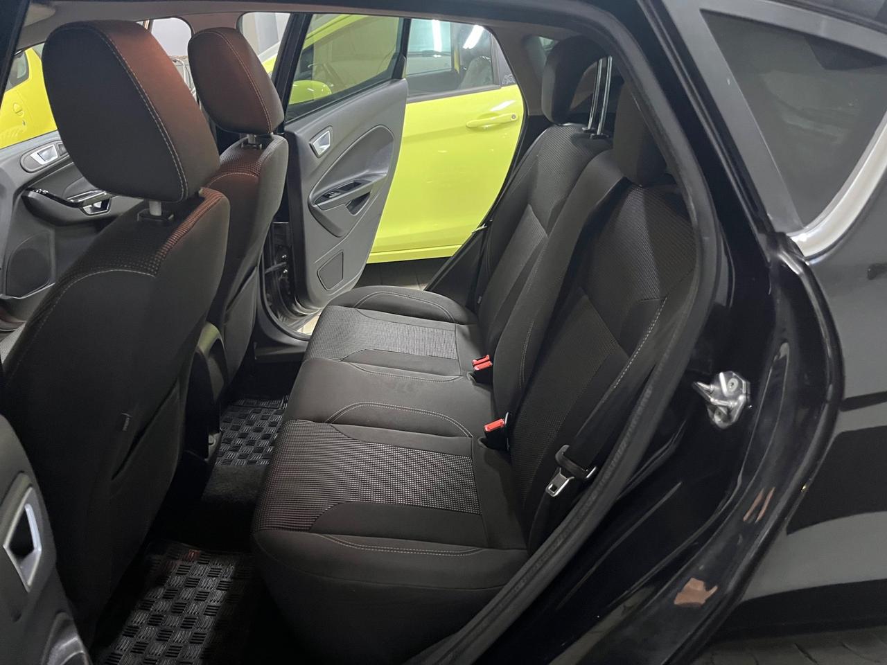 Ford Fiesta gpl titanium nav/led full 12/2016