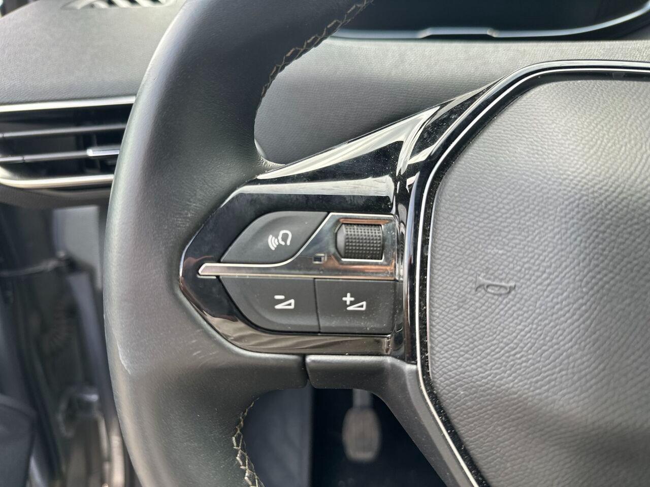 PEUGEOT 3008 II 2021 - 3008 1.2 puretech t Allure Pack s&s 130cv