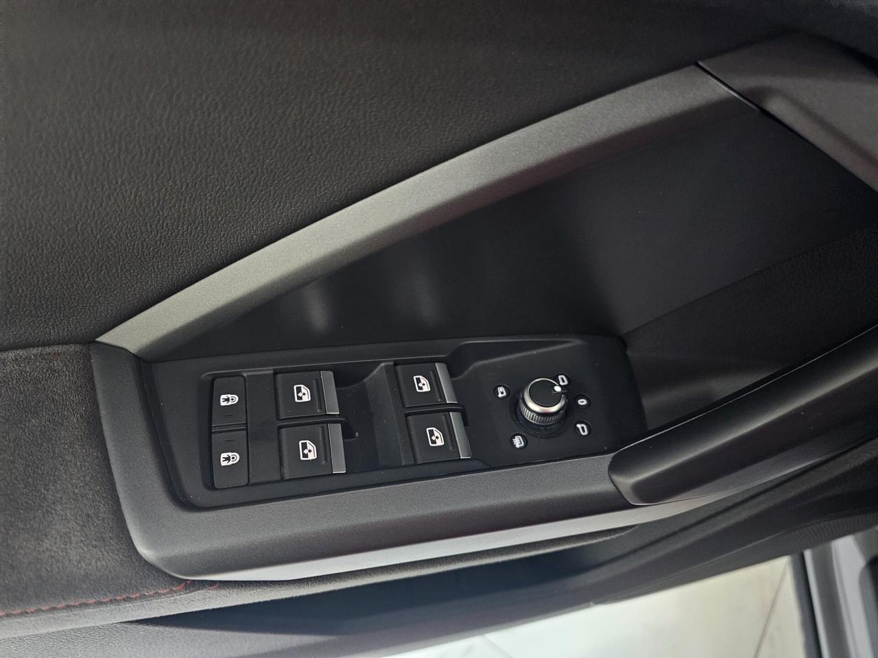 NUOVA AUDI RSQ3 SPORTBACK 2.5 BENZ 400CV S-TRONIC PACK BLACK ESTERNO