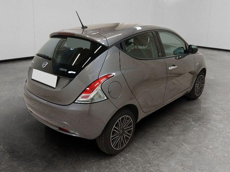 Lancia Ypsilon 1.0 firefly hybrid Gold s&s 70cv
