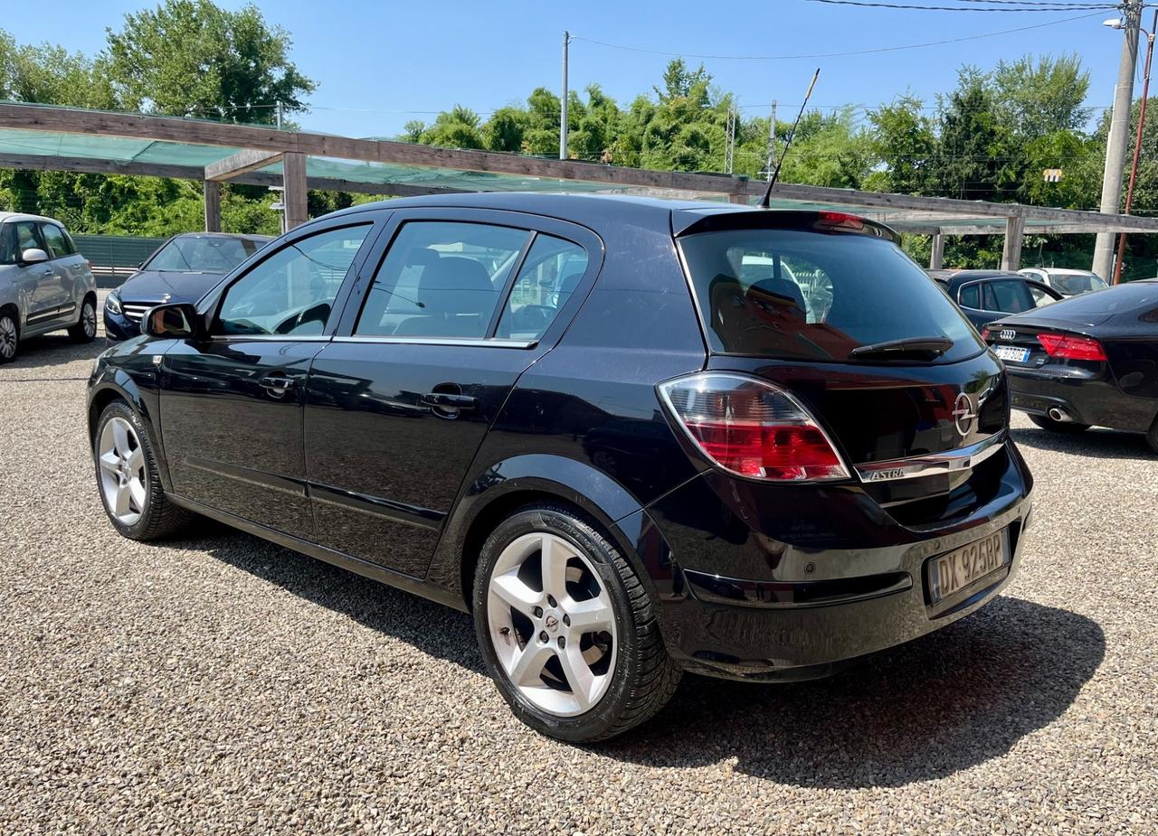 Opel Astra 1.6 benzina e gpl con 143.000km!