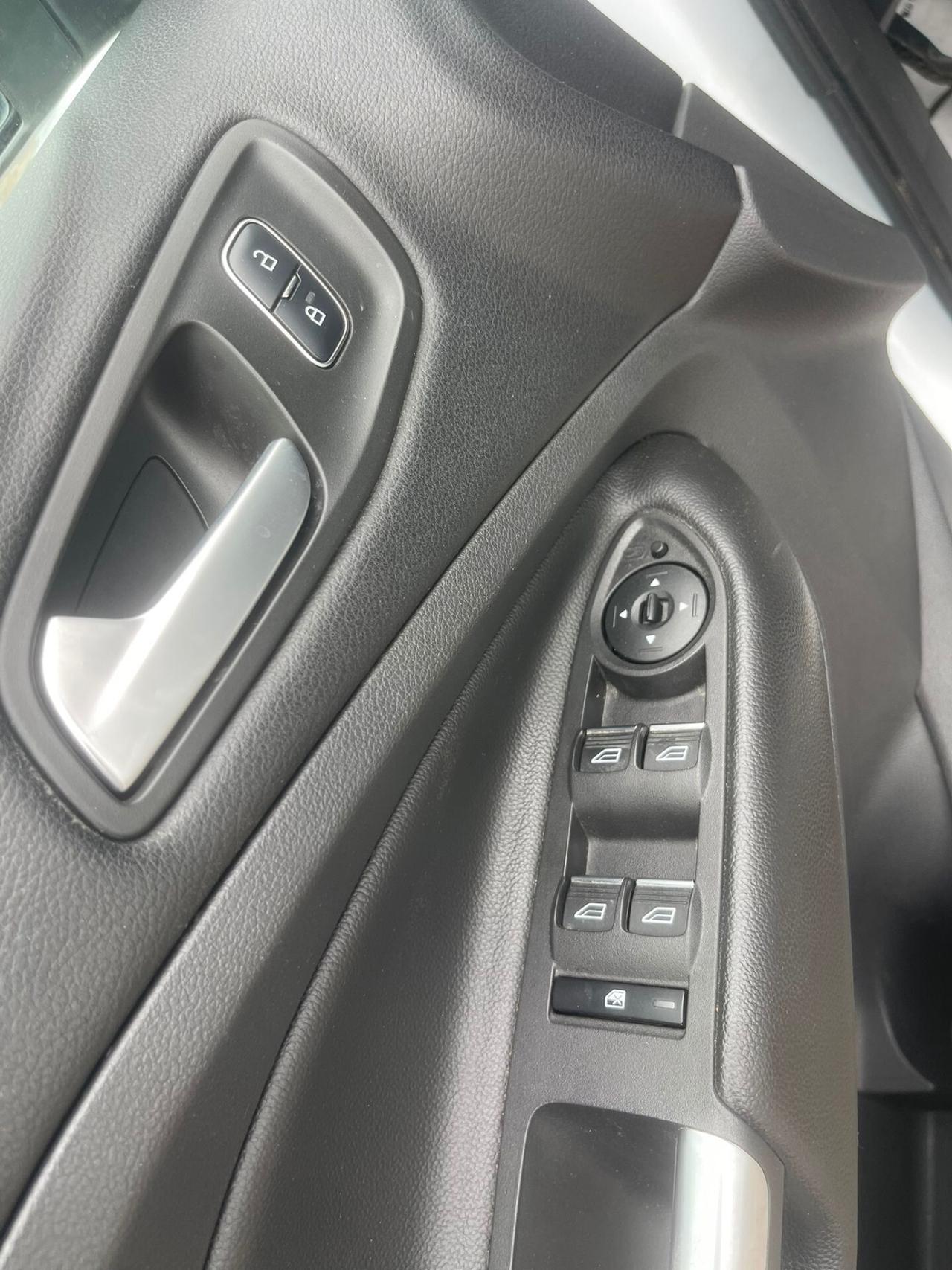 Ford Kuga 1.5 TDCI 120 CV S&S 2WD Titanium