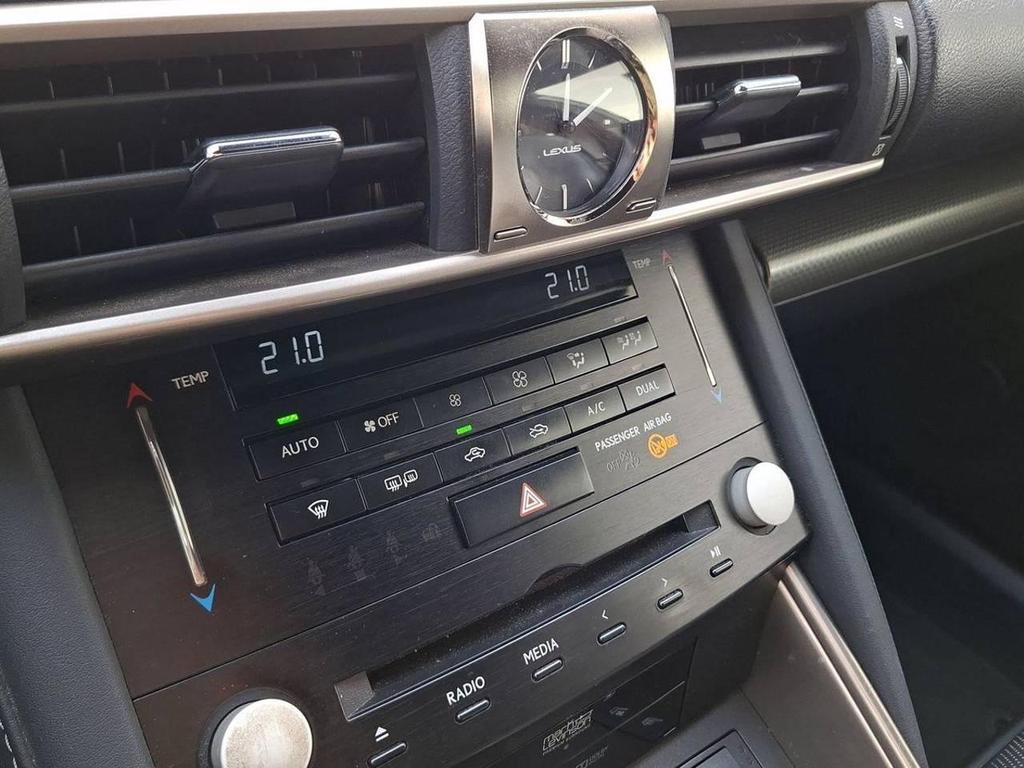 Lexus IS 300 300 2.5 Hybrid F-Sport CVT