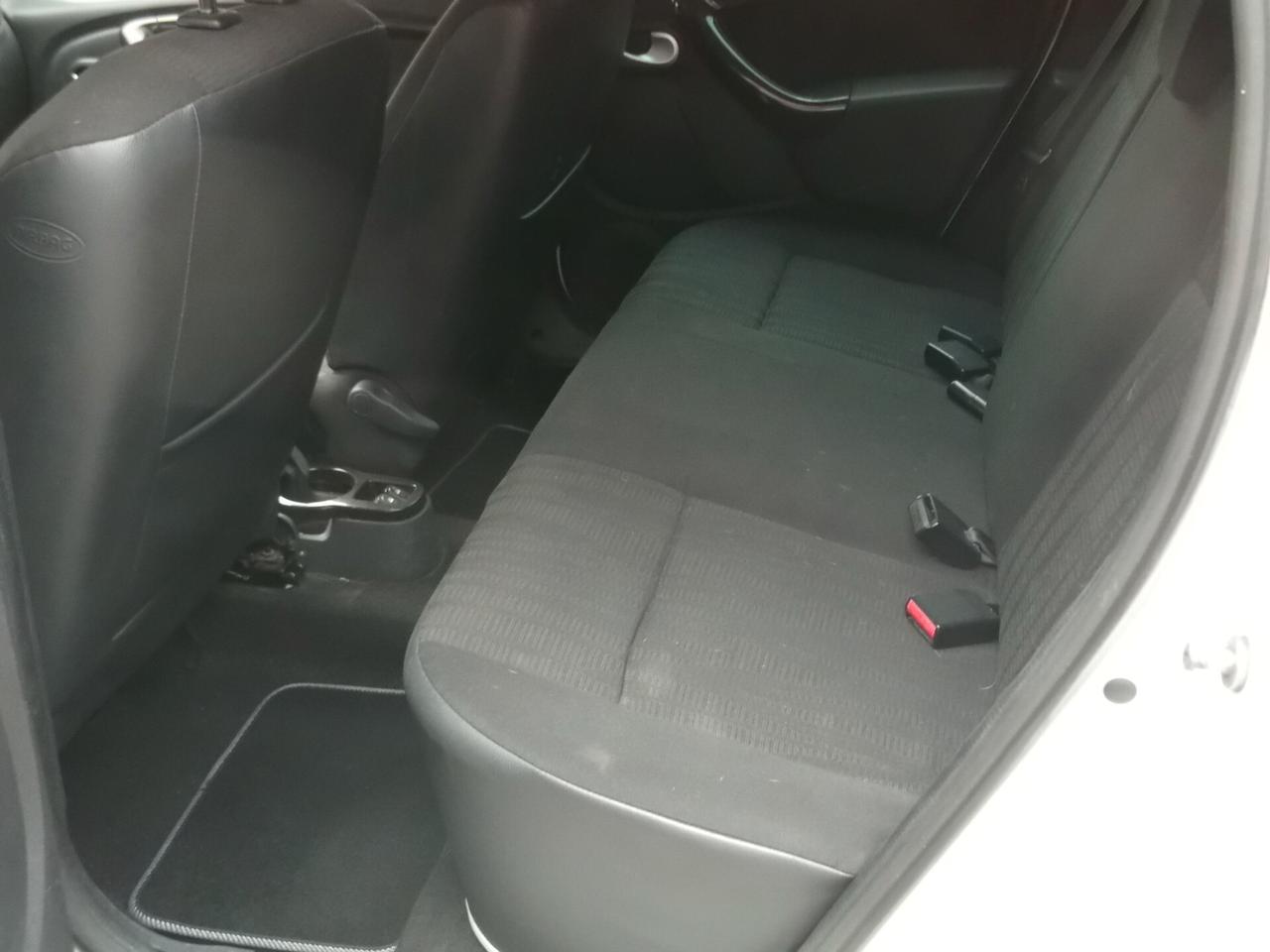 Dacia Duster 1.5 dCi 110CV 4x4 Lauréate - 17