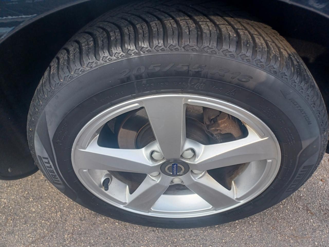 Volvo V40 D2 1.6 Momentum 2015 UNICO PROPRIETARIO