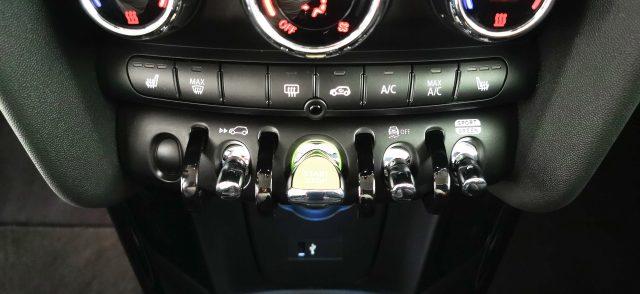 MINI Cooper SE Essential