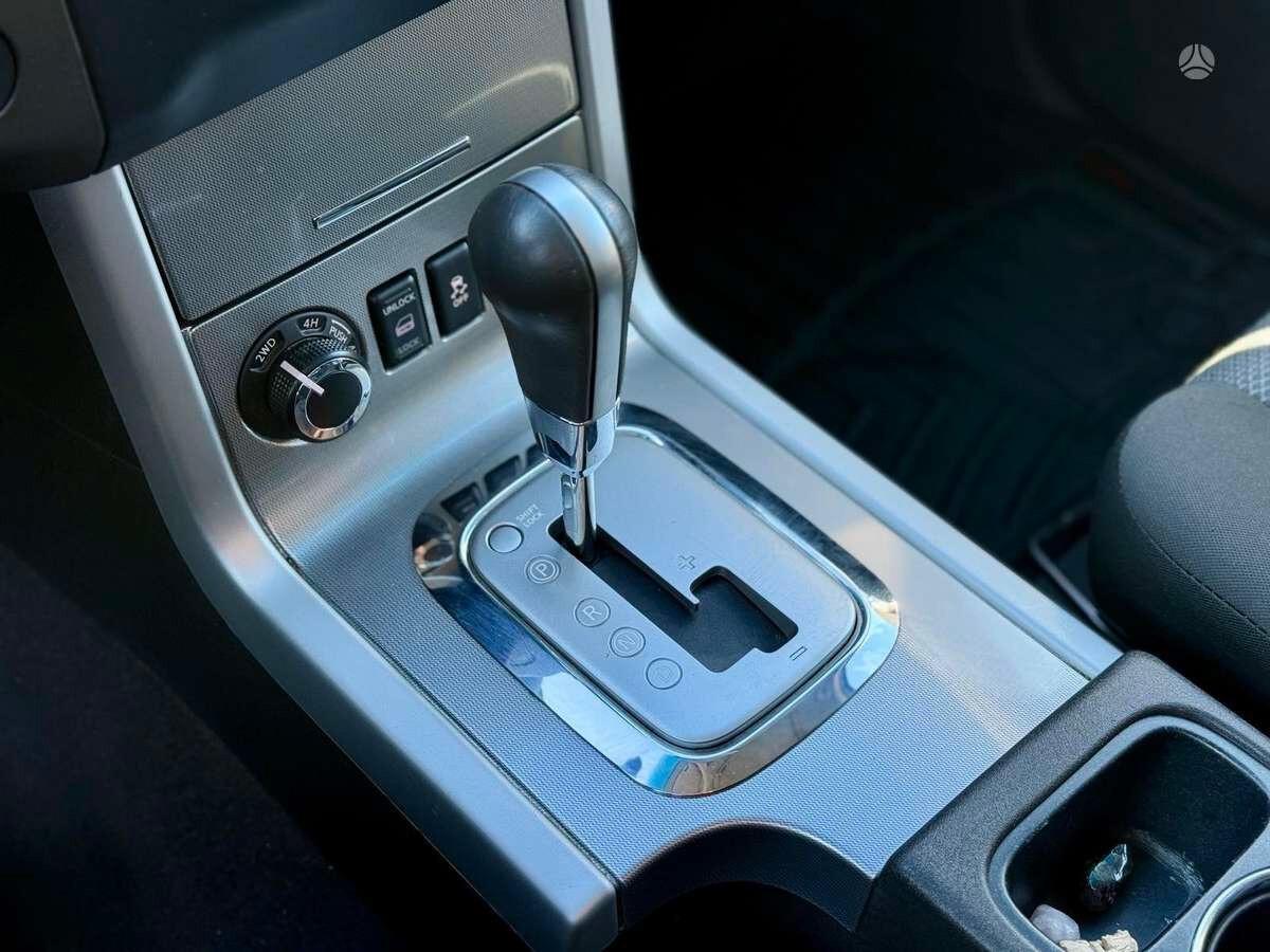 Nissan Navara 2.5 dCi 190CV automatico 4 porte Double Cab 2015