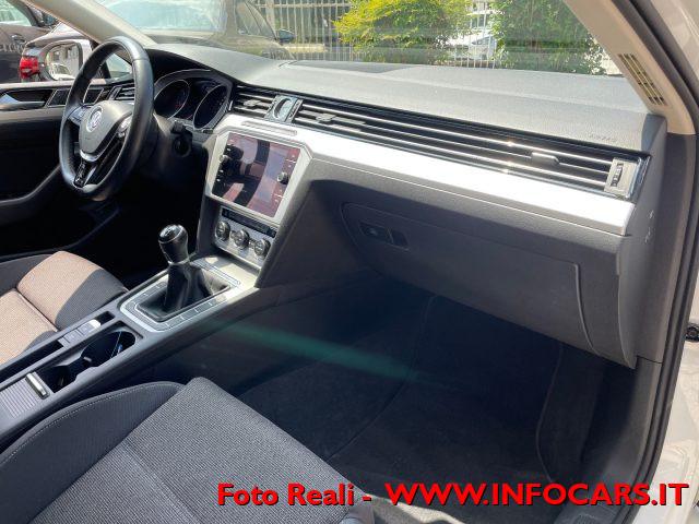 VOLKSWAGEN Passat Variant 2.0 TDI Business BlueMotion Tech. PROMO !!