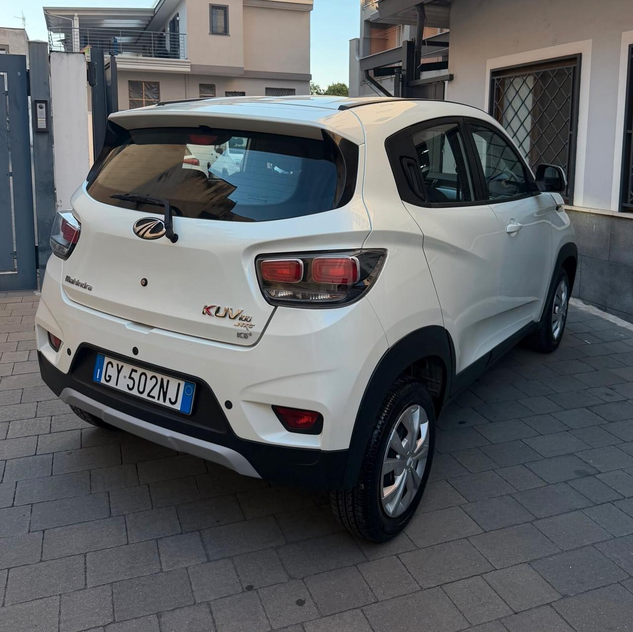 Mahindra KUV100 1.2 VVT K6+ 87cv