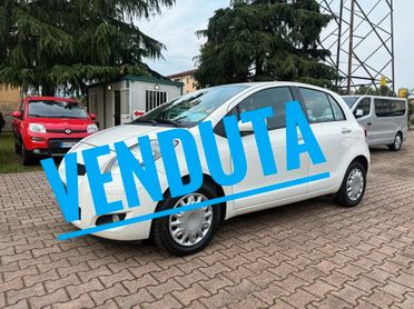 Toyota Yaris 1.3 5 porte Sol OK NEOPATENTATI